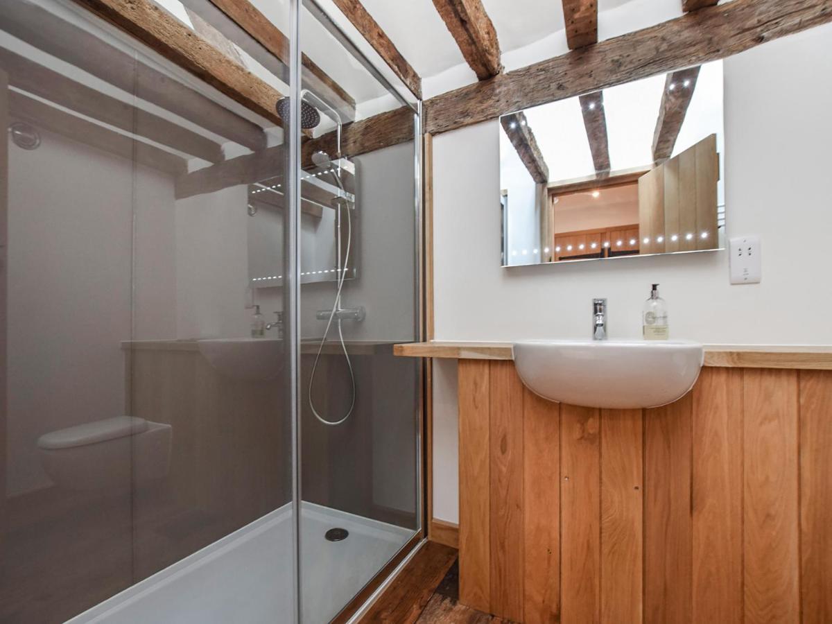 Mercia House Уинчкомб Экстерьер фото