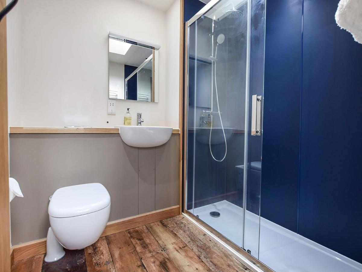 Mercia House Уинчкомб Экстерьер фото