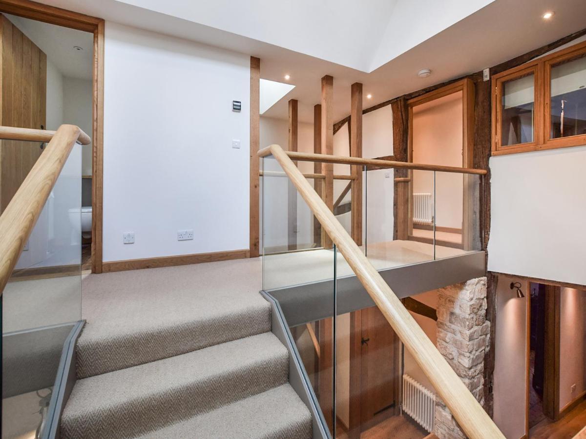 Mercia House Уинчкомб Экстерьер фото